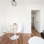 Aigon Apartman *